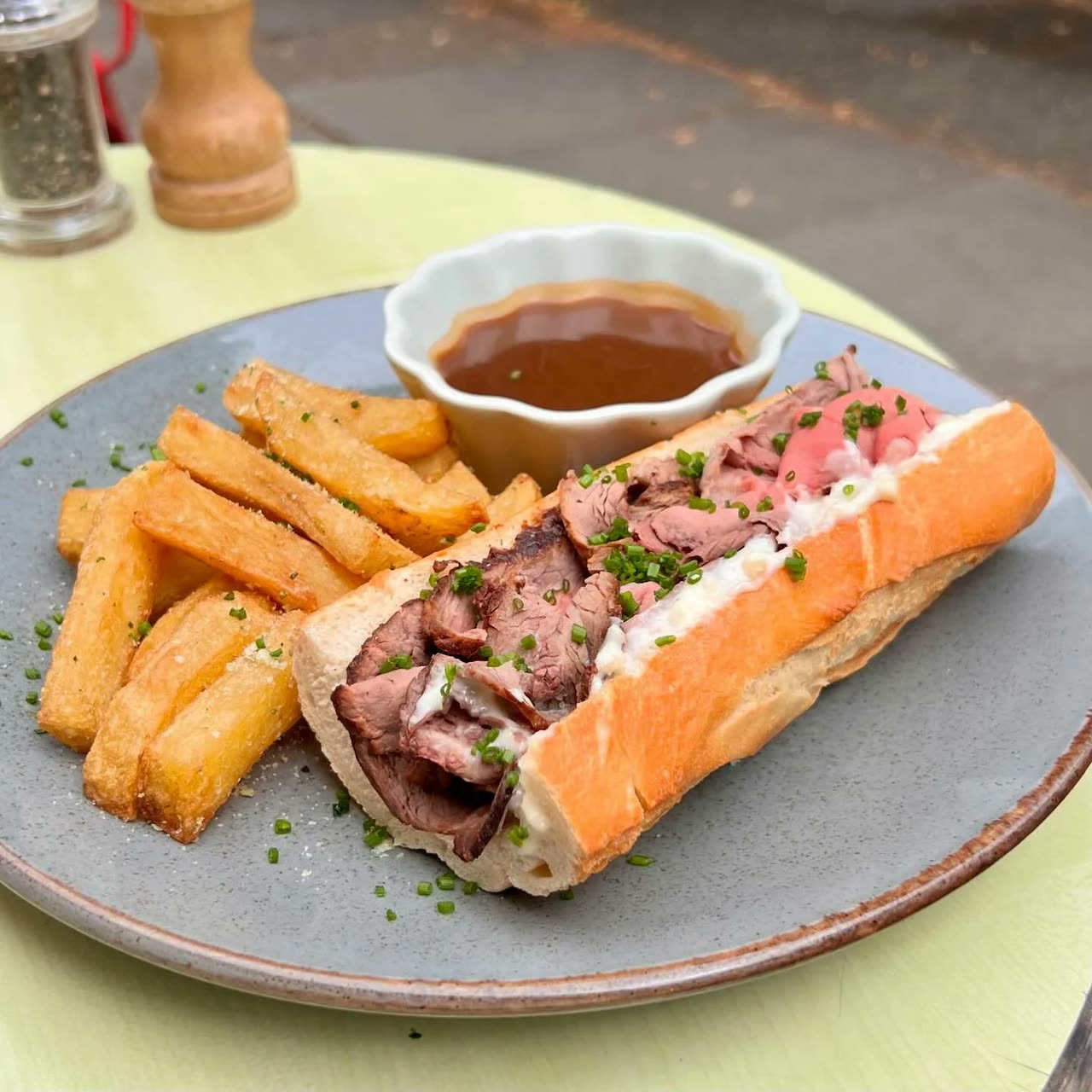 Roast beef in a warm baguette with gravy and thick-cut chips